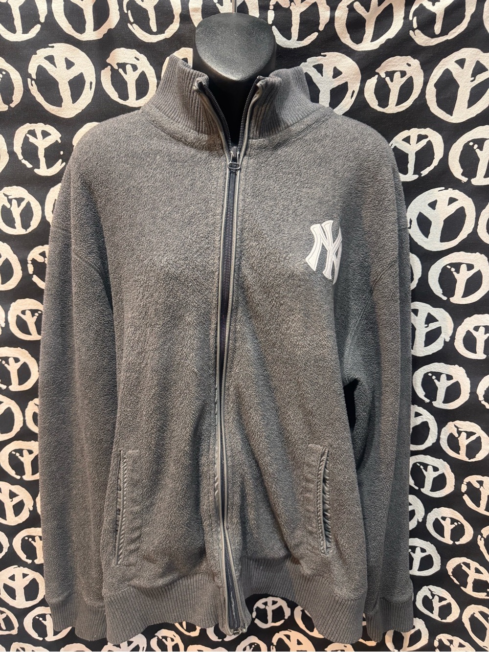 New York Yankees Full-Zip Men's Fleece Sweater with Embroidered Logo